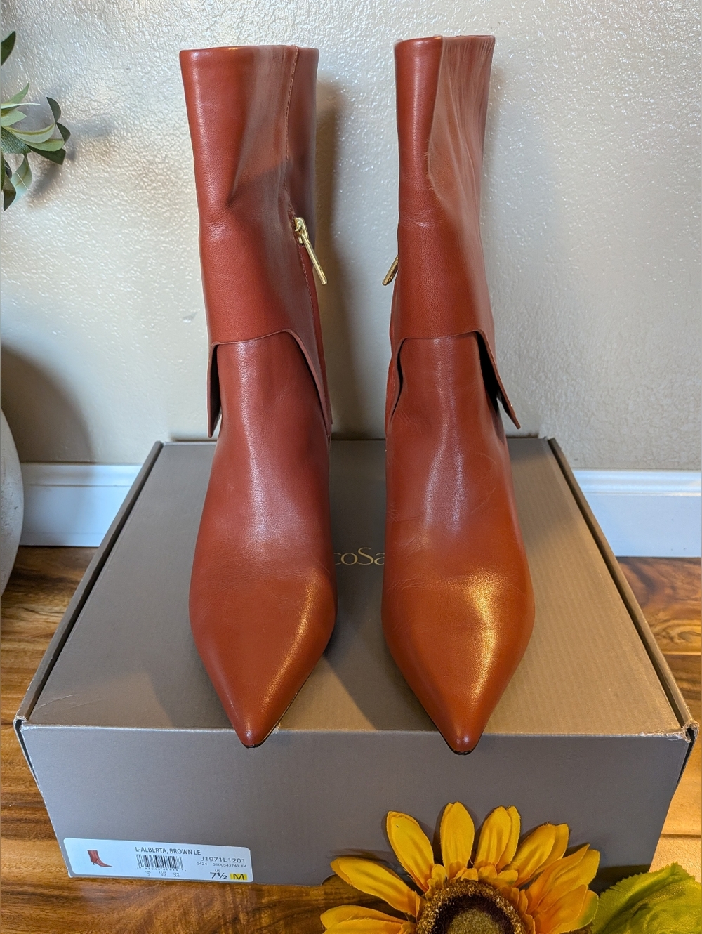 NWT! Franco Sarto Women's Brown Leather Bootie Size 7.5M - Picture 5 of 9